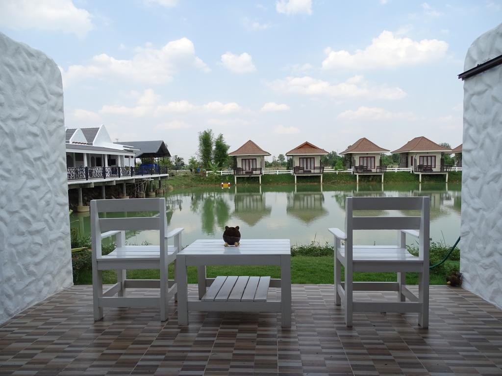 Lemon Resort Бурирам Экстерьер фото